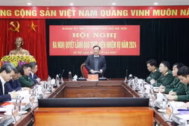 Xây dựng lực lượng vũ trang Thủ đô vững mạnh toàn diện