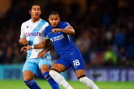 Noni Madueke ghi bàn phút 89, Chelsea thắng kịch tính Crystal Palace