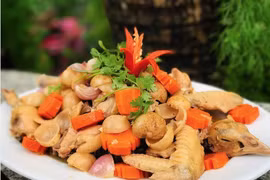 Lạ miệng gà um dâu Hạ Châu, đặc sản xứ Tây Đô