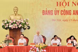 Xây dựng lực lượng CAND với tinh thần "Chỉ biết còn Đảng là còn mình"