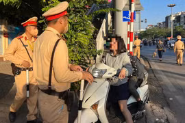 Hà Nội: Nhiều trường hợp học sinh, phụ huynh vi phạm an toàn giao thông