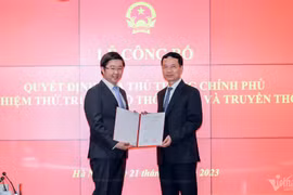 Trao quyết định bổ nhiệm ông Bùi Hoàng Phương làm Thứ trưởng Bộ Thông tin và Truyền thông