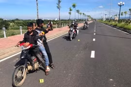 Kon Tum: Khởi tố vụ án, bắt giam 2 đối tượng dùng ná bắn Công an
