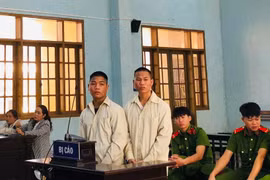 Gia Lai: Ngăn cản không được, thiếu niên đánh chết người tình của mẹ