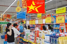 Cần phải hỗ trợ thêm các doanh nghiệp tư nhân trong nước sản xuất hàng Việt