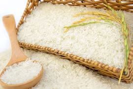 Lý giải nguyên nhân giá gạo xuất khẩu Việt Nam liên tục tăng trong khi giá gạo Thái Lan giảm