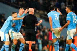 Man City chia điểm Tottenham trong trận cầu có 6 bàn thắng