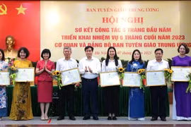 Tăng cường chỉ đạo, định hướng công tác bảo vệ nền tảng tư tưởng