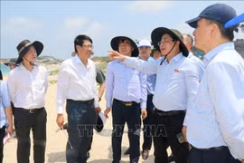 Nghiên cứu cơ chế, chính sách hỗ trợ các y, bác sĩ ở huyện đảo Phú Quý có điều kiện làm việc tốt hơn