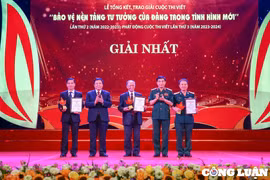 Tôn vinh những cây bút chung sức, đồng lòng quyết tâm bảo vệ vững chắc nền tảng tư tưởng của Đảng
