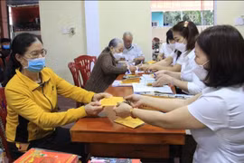 Nghệ An vượt chỉ tiêu về tỷ lệ người hưởng lương hưu, trợ cấp BHXH, Bảo hiểm thất nghiệp không dùng tiền mặt
