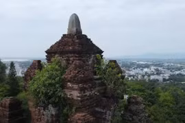 Vẻ đẹp cổ kính của tháp Nhạn - Phú Yên