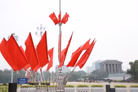 Đường phố Hà Nội trang hoàng trong những ngày đầu năm mới 2023