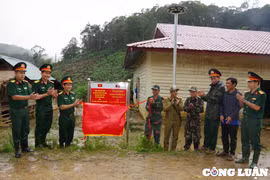 Bộ Chỉ huy quân sự Quảng Nam tặng công trình chiếu sáng cho tỉnh Sê Kông (Lào)