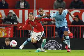 Rashford hóa người hùng, Man Utd lấy lại vị trí thứ 4 của Tottenham