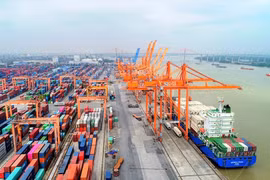 Tiếp tục tháo gỡ khó khăn cho doanh nghiệp, thúc đẩy sản xuất kinh doanh
