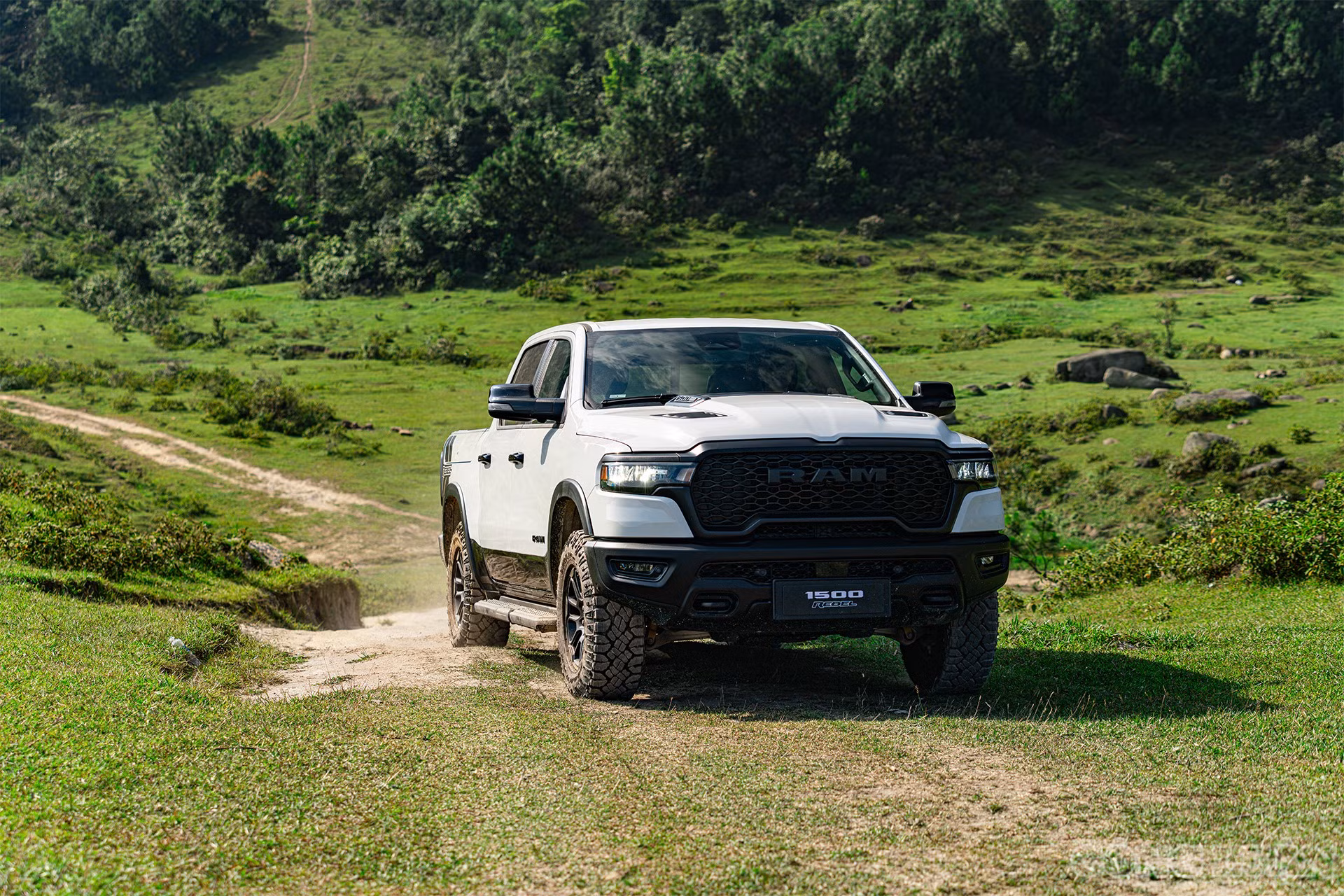 clo_br_ram-1500-rebel-2026-40.jpg
