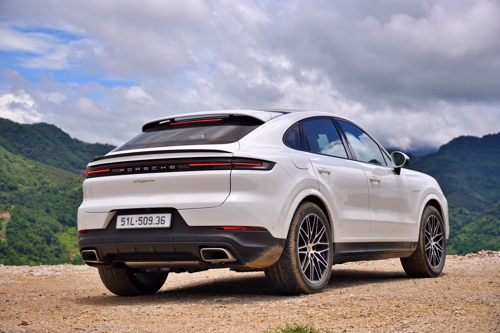porsche-cayenne-e-hybrid-5.jpg