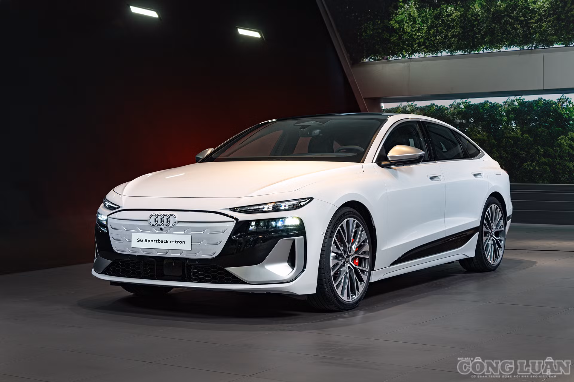 clo_br_audi-s6-sportback-e-tron-2026-1.png