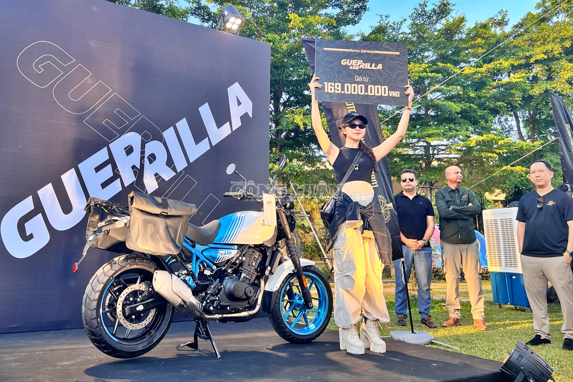 clo_c_royal-enfield-guerrilla-450-2.jpg