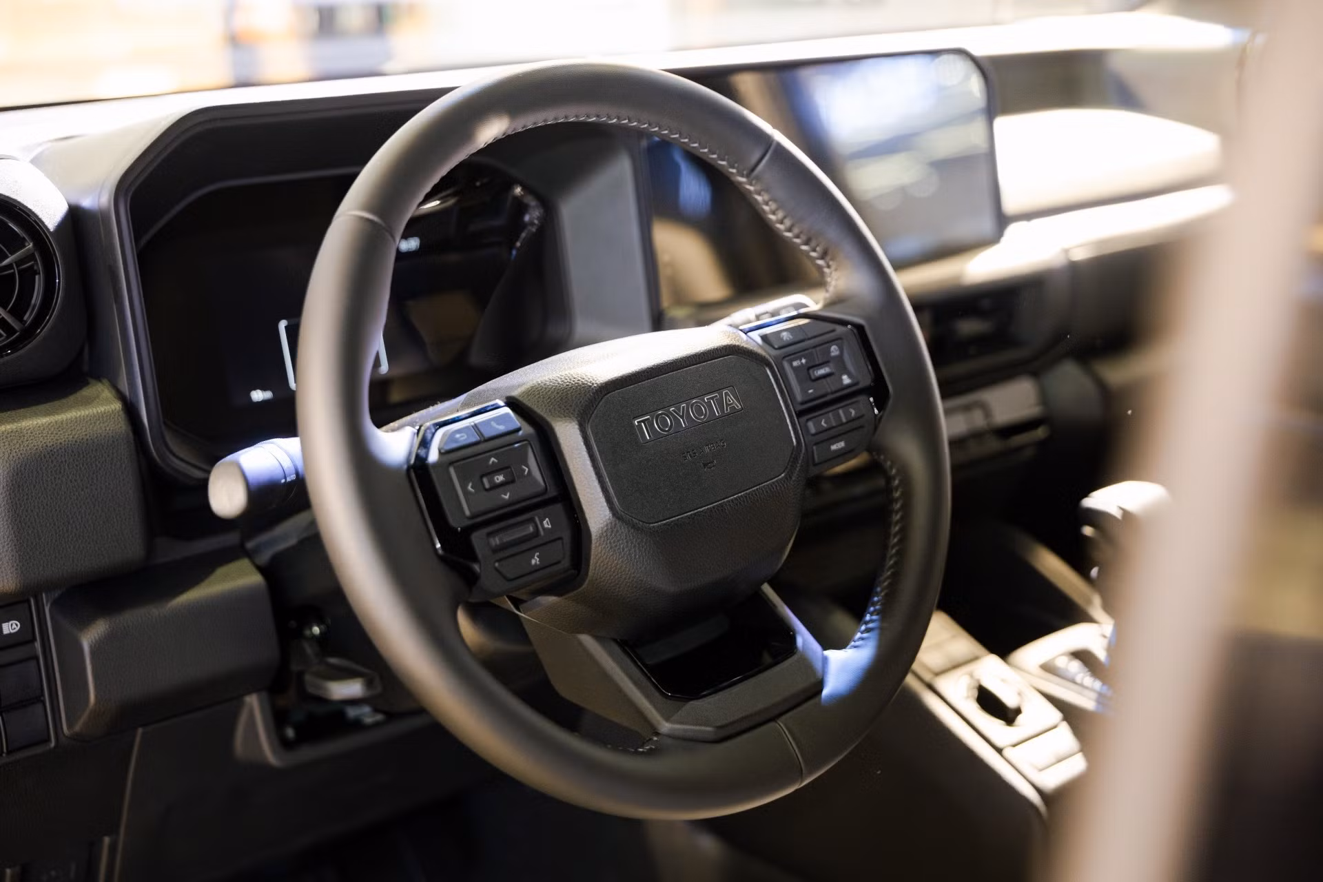 toyota-land-cruiser-fj-2026-9.jpg