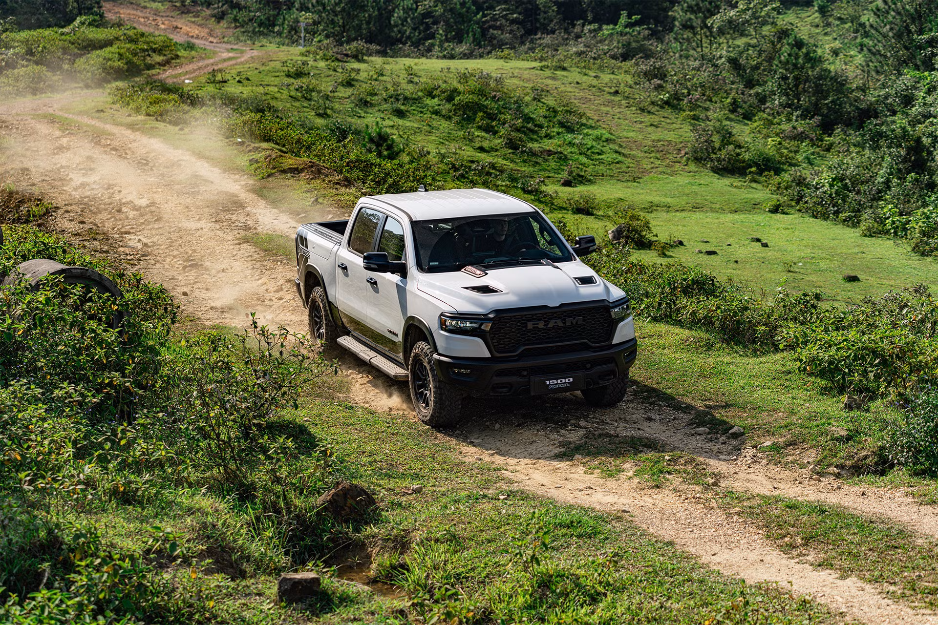 ram-1500-rebel-2026-45.jpg