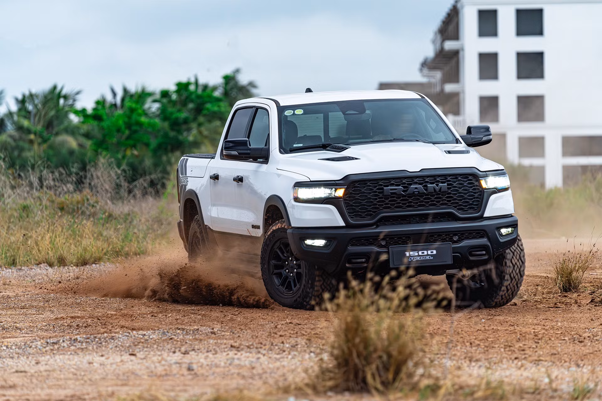 ram-1500-rebel-2026-1.jpg