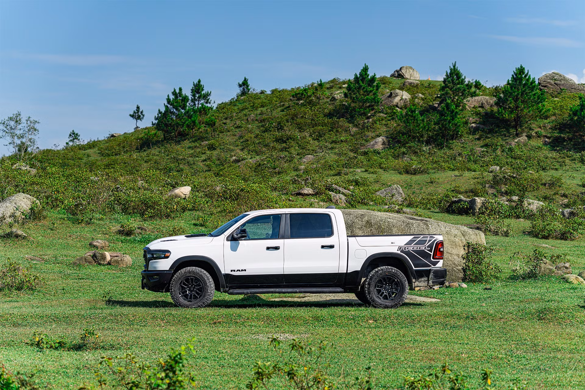 ram-1500-rebel-2026-48.jpg