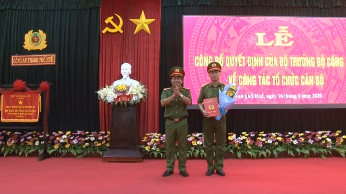 Bổ nhiệm đồng chí Nguyễn Viết Hoàng làm Trưởng công an thành phố Huế.