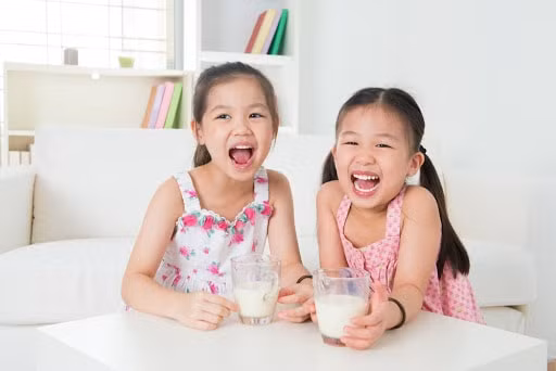 Bổ sung dinh dưỡng đầy đủ sẽ giúp trẻ có đủ năng lượng, tăng sức đề kháng cho cơ thể