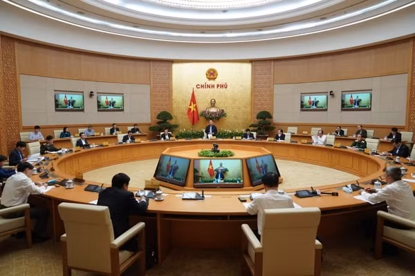 Thủ tướng Nguyễn Xuân Phúc chủ trì cuộc họp Thường trực Chính phủ với Ban chỉ đạo quốc gia về phòng chống dịch bệnh COVID-19, chiều 16/3. Ảnh: VGP