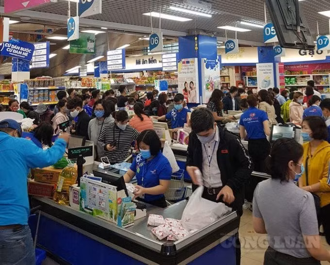 Cần đảm bảo cung ứng hàng hóa cho người dân trong mùa dịch Covid-19.