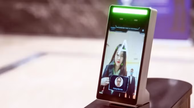 Công nghệ FaceID điểm soát ra vào tại trụ sở Sunshine Center