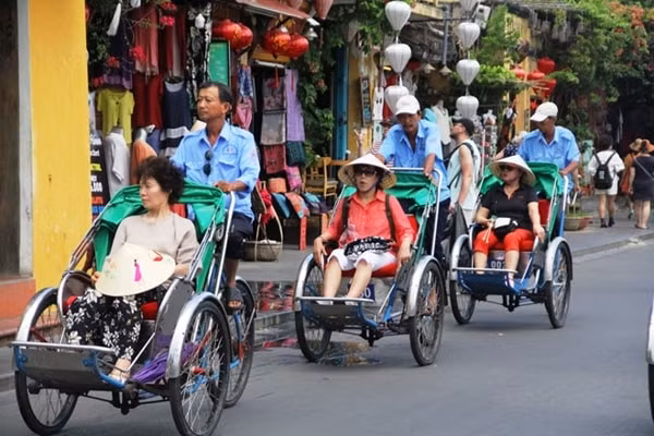 Xử lý nghiêm mọi hành vi kỳ thị du khách nước ngoài để giữ gìn hình ảnh đất nước, con người, điểm đến du lịch Việt Nam an toàn, thân thiện, hiếu khách. Ảnh minh họa