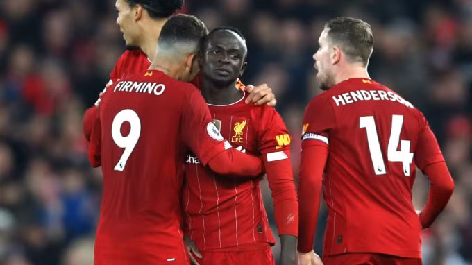 Liverpool đang là đội dẫn đầu bảng xếp hạng. Ảnh: TL