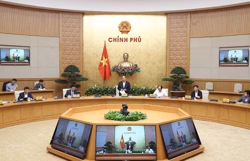 Thủ tướng Nguyễn Xuân Phúc chủ trì cuộc làm việc với các tập đoàn kinh tế tư nhân - Ảnh: VGP.