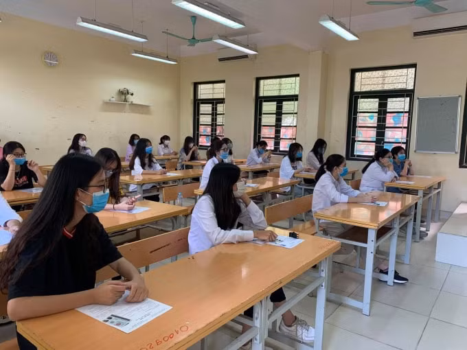 Đề thi môn thi tiếng Anh trong đợt 2 kỳ thi tốt nghiệp THPT 2020 được đánh giá mức độ khó tương đương với thi lần 1 (ảnh Trinh Phúc).