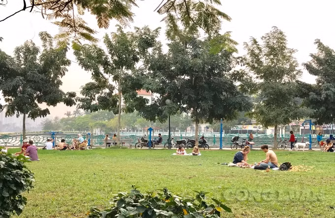 Quận Tây Hồ (TP.Hà Nội) “đông vui, nhộn nhịp” trong những ngày chống dịch Covid-19...?