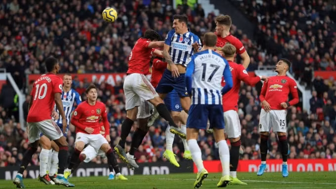 Brighton có bàn gỡ 1 - 2 trong hiệp 2. Ảnh: Getty
