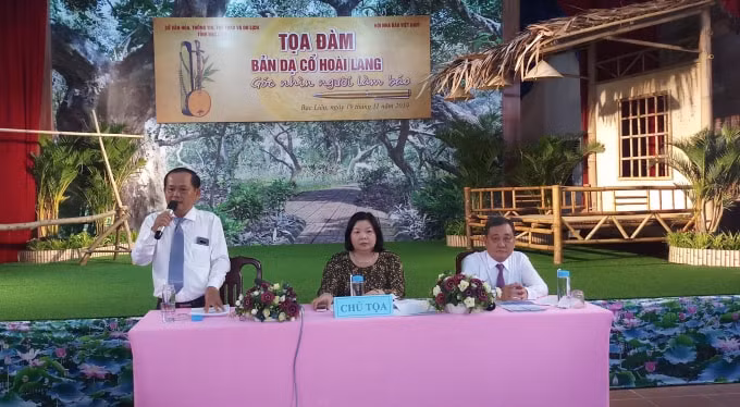 Quang cảnh buổi tọa đàm “Bản Dạ cổ hoài lang” dưới góc nhìn người làm báo.