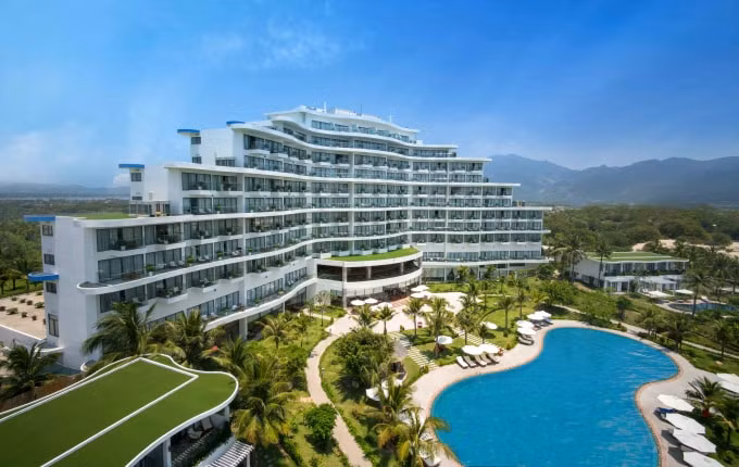 Khung cảnh bình yên và tiện nghi tại Cam Ranh Riviera Beach Resort & Spa