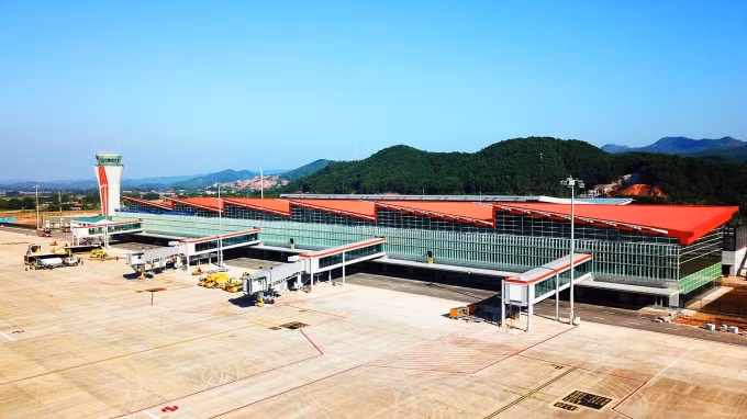 Cảng Hàng không quốc tế Vân Đồn do Sun Group đầu tư xây dựng đã góp phần vào sự tăng trưởng du lịch Quảng Ninh.