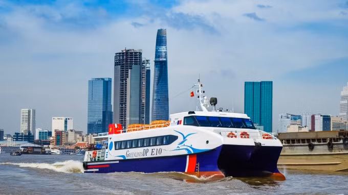 GreenlinesDP là đơn vị chuyên cung cấp các loại tàu cao tốc phục vụ vận tải hành khách cho các vùng trọng điểm như TP.HCM, Cần Giờ, Vũng Tàu,…