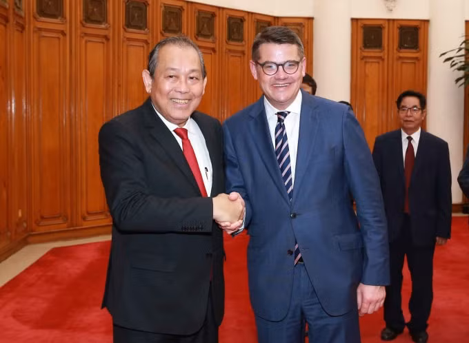 Phó Thủ tướng Trương Hòa Bình tiếp ông Boris Rhein Chủ tịch Nghị viện bang Hessen (CHLB Đức). Ảnh: VGP