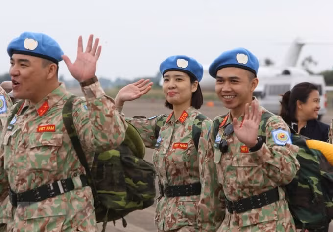Cán bộ, chiến sỹ Bệnh viện dã chiến cấp 2 số 2 lên đường làm nhiệm vụ tại Phái bộ Liên hợp quốc tại Nam Sudan. Ảnh: TTXVN.