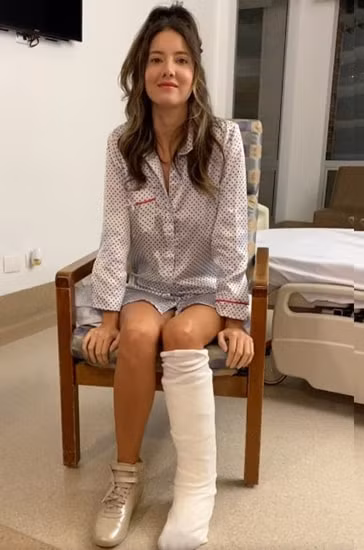 Álvarez vẫn xuất hiện với thái độ lạc quan, vui vẻ và trấn an mọi người không nên quá lo lắng.
