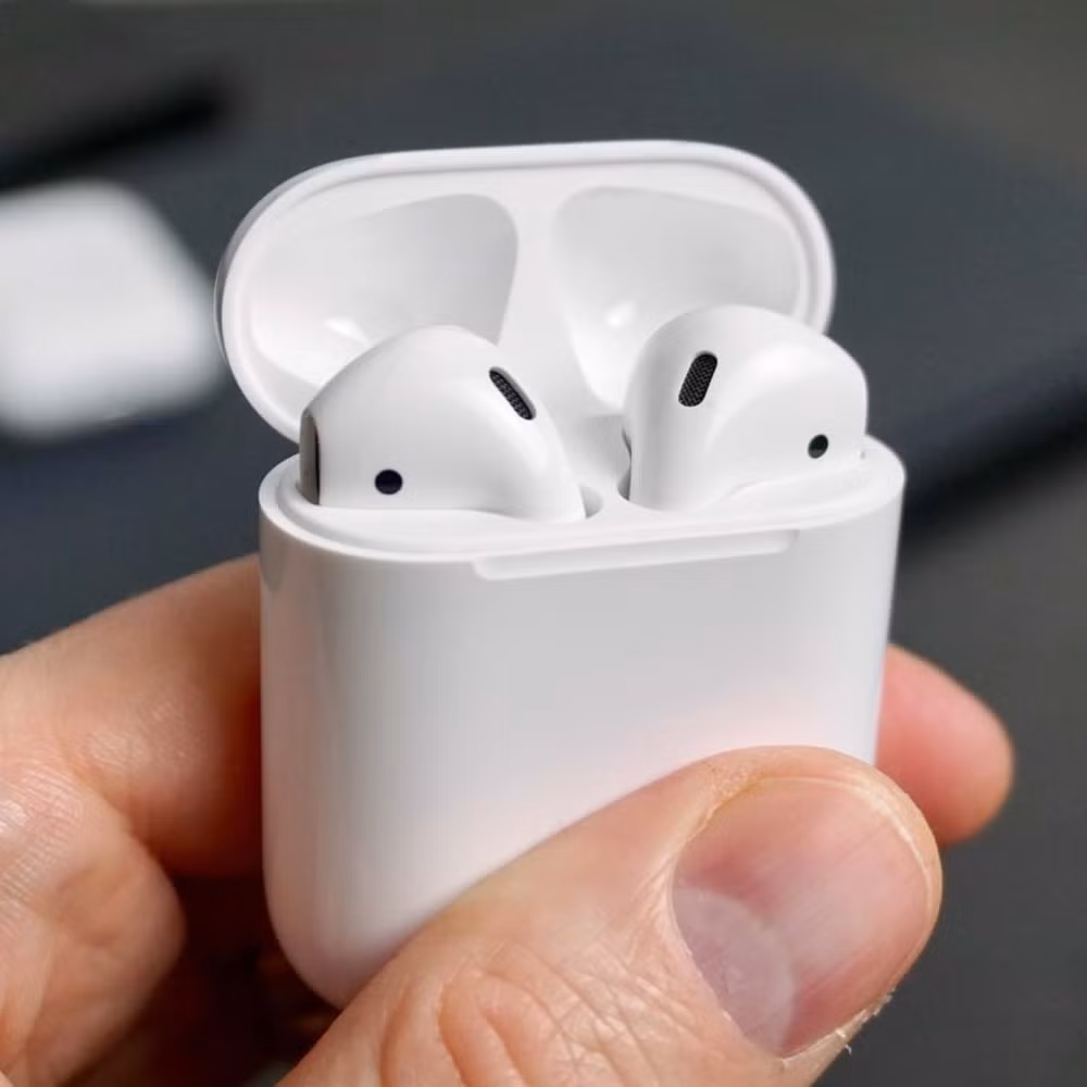 Tai nghe AirPods được ra mắt đầu tiên từ năm 2016.