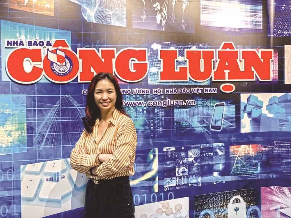 Nhà báo Trần Lan Anh, Phó tổng biên tập kiêm Tổng Thư ký báo Nhà báo và Công luận.