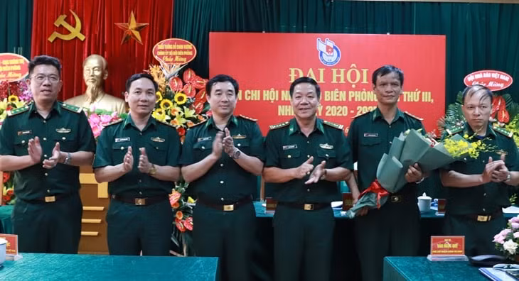 Ban Chấp hành Liên Chi hội Nhà báo Biên phòng nhiệm kỳ 2020-2025. Ảnh: Thanh Thuận