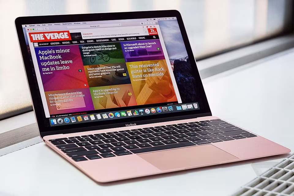 MacBook 12 inch có lợi thế siêu mỏng và siêu nhẹ.